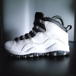 Air Jordan 10 Retro Steel 2013 White/Black/Gray US 5.5Y (310806-103)